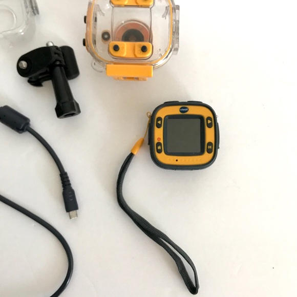 VTech Kidizoom Action Camera YELLOW - Picture 5 of 9